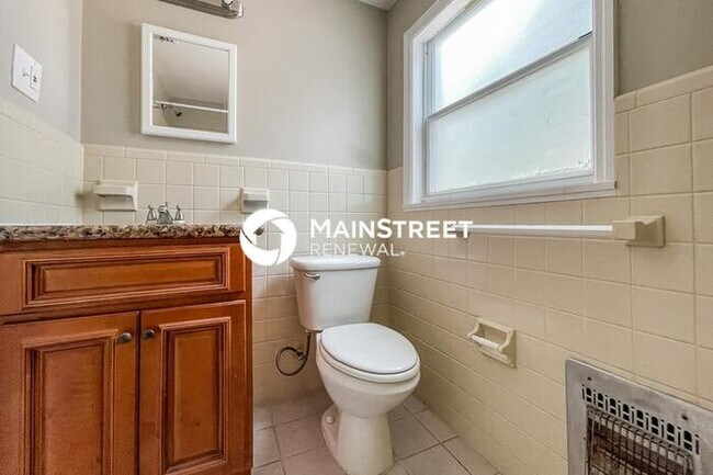Building Photo - 2 Bedroom Pet-Friendly Home in Clearwater, FL with Main Street Renewal