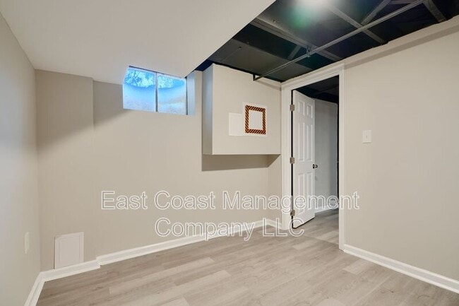 Building Photo - 1535 Chilworth Ave