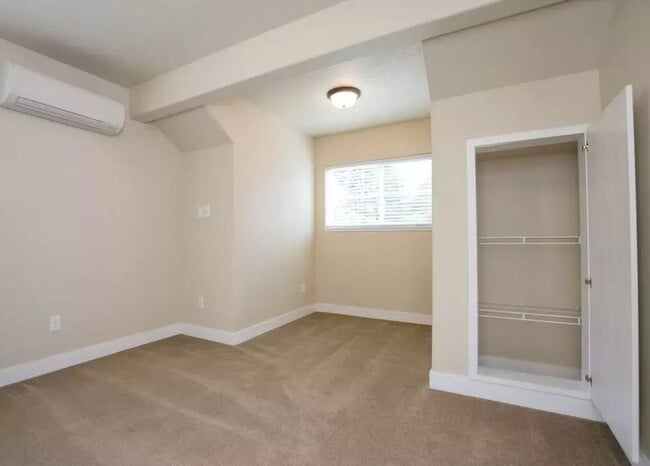 Building Photo - Beautiful Home in Stevenson