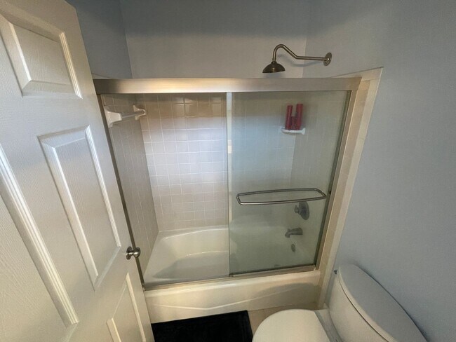 Building Photo - For Lease - 3 BR|2.5 BA w/ In-ground Pool in Palm Bay!