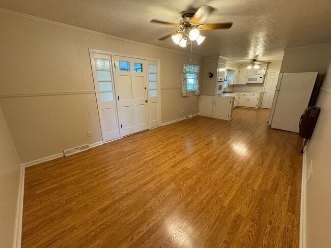 Building Photo - Nice 3/2 House in Lindale- $1,495
