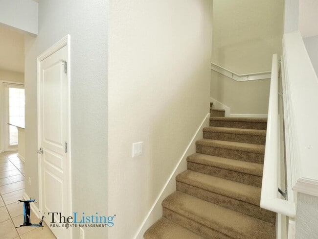 Building Photo - 12958 Vennetta Way