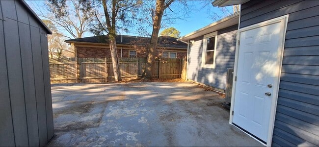 Building Photo - 3403 South St