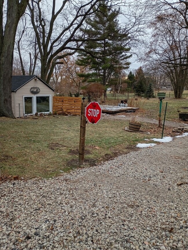 Building Photo - 1125 Molitor Rd