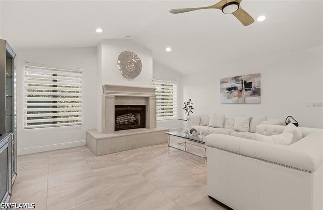 Building Photo - 2307 Queens Way