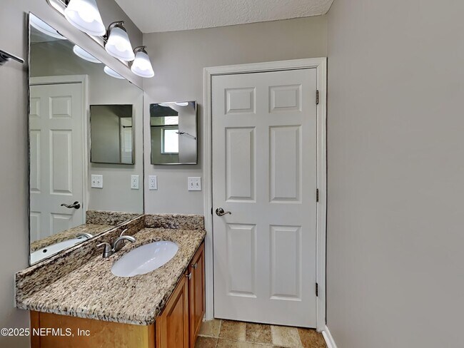 Building Photo - 2968 Majestic Oaks Ln