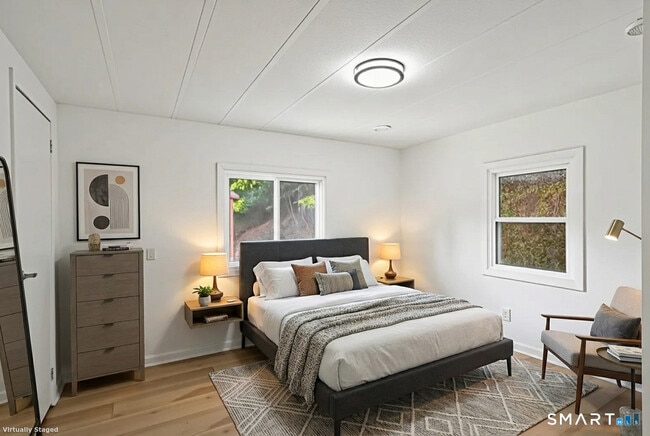 Building Photo - 9 Crescent Park Rd