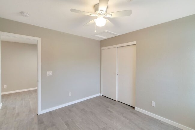 Building Photo - Prime ASU-Area Property: 6-Bedroom Pool Home with 2-Car Garage