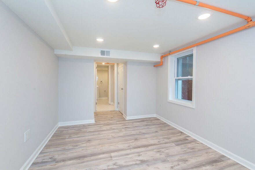 Building Photo - 161 Washington St