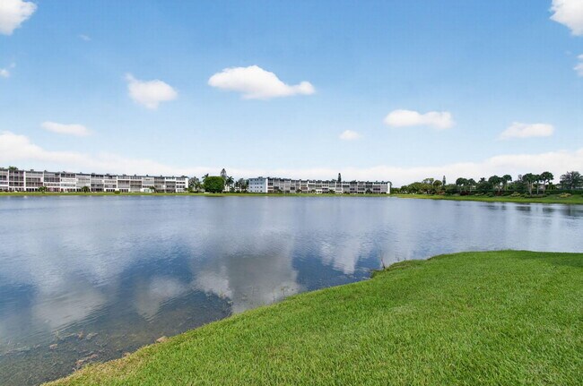 Building Photo - 2015 Cornwall A