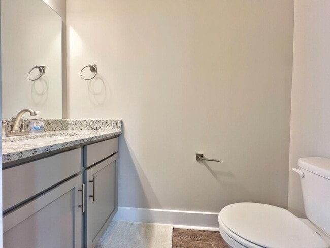 Building Photo - 3925 Overbrook Dr