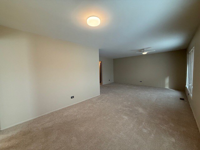 Building Photo - 810 W Lakeside Plaza