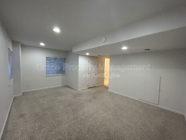 Building Photo - 5337 S Killarney St