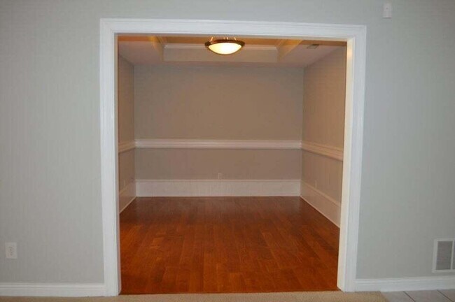 Building Photo - 808 Shakertown Way
