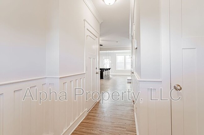 Building Photo - 400 Pangel Ln
