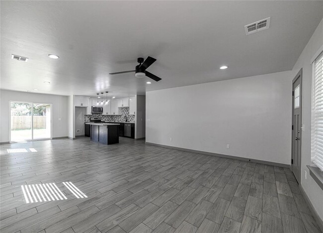 Building Photo - 1717 Breckenridge Dr