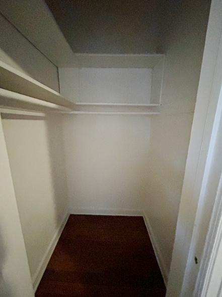 Building Photo - 1523 N McCadden Pl