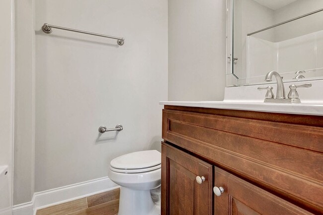 Building Photo - MOVE IN READY! – Gorgeous 4BR/4BA Townhome in Villages of Apex, 1 mile to DT Apex!