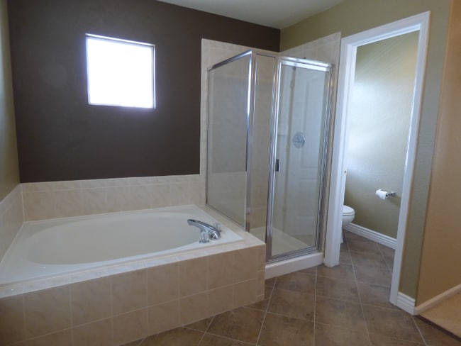 Building Photo - "Charming 3-Bed, 3-Bath Gem with 2604 Sq Ft of Comfort in Highlands Ranch!"