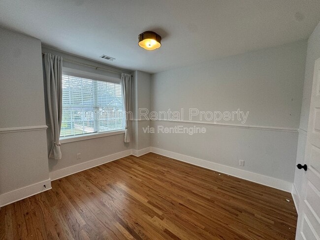 Building Photo - 150 Dahlgren St SE