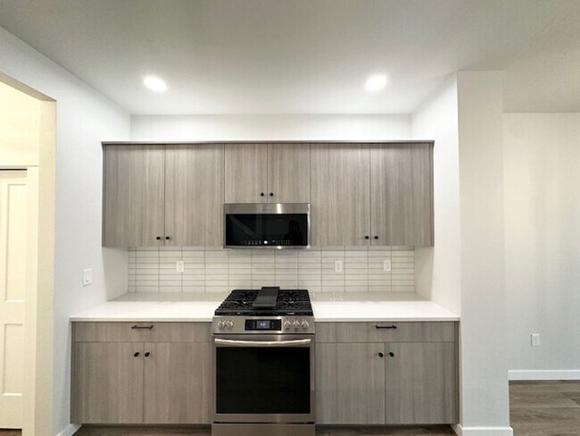 Building Photo - Prioritize comfortable living in this CBH home built in 2024!