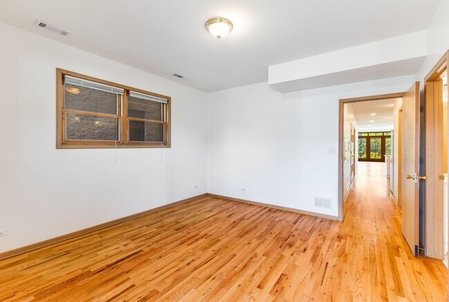 Building Photo - 333 S Leavitt St
