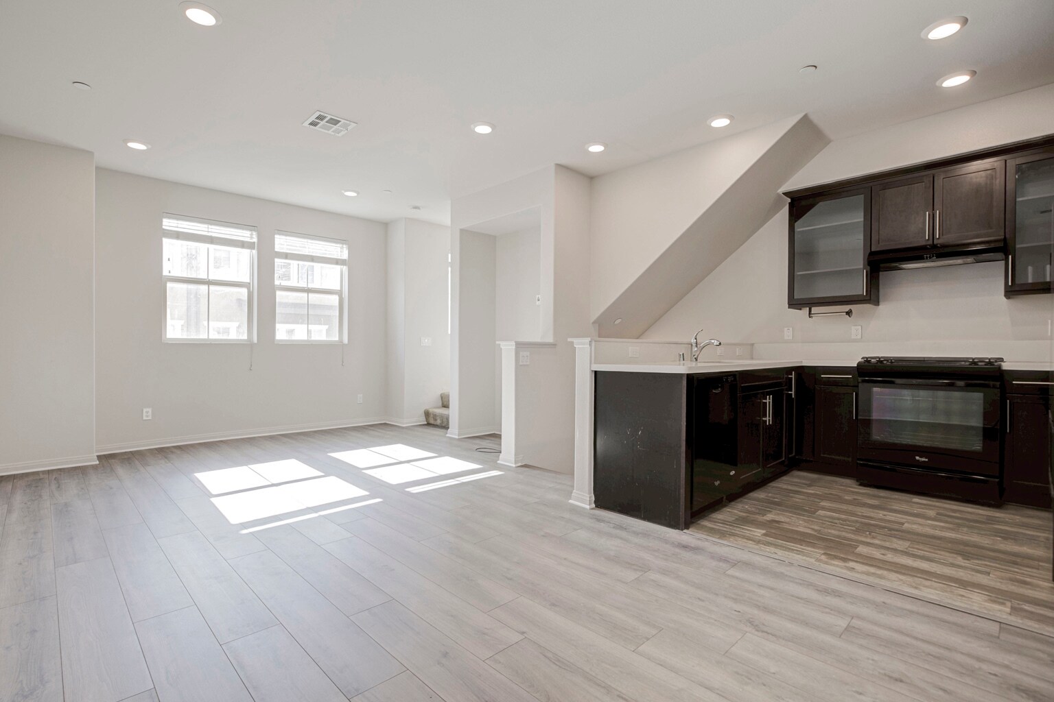 Building Photo - 14121 W Oak Ln