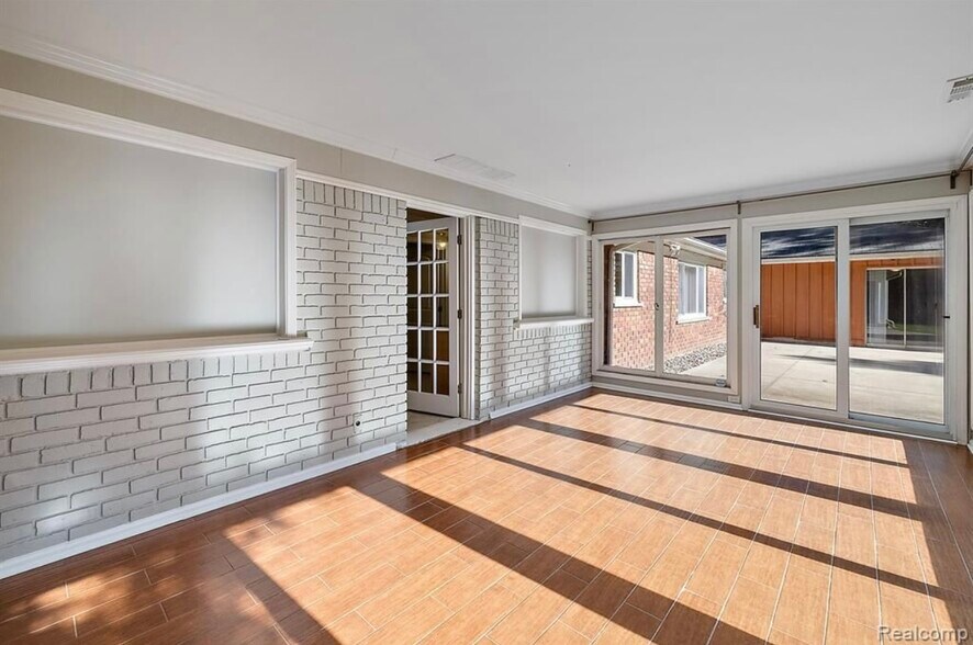 Building Photo - 6068 Glyndebourne Dr