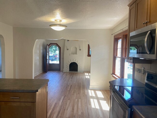 Building Photo - 3909 Perry Street