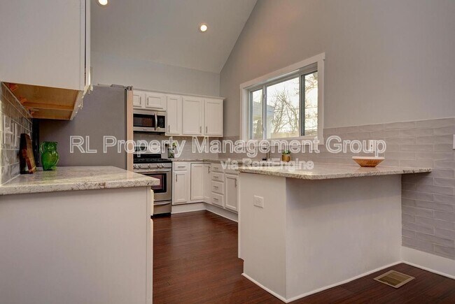 Building Photo - 451 S 22nd St