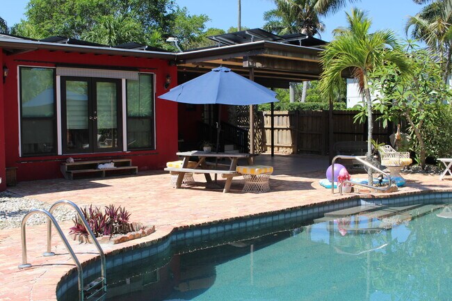 Building Photo - 225 Gulfstream Blvd