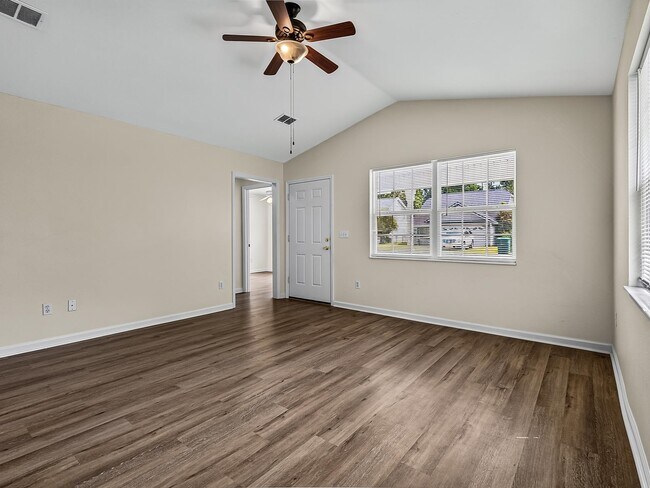 Building Photo - 96 Cochise St