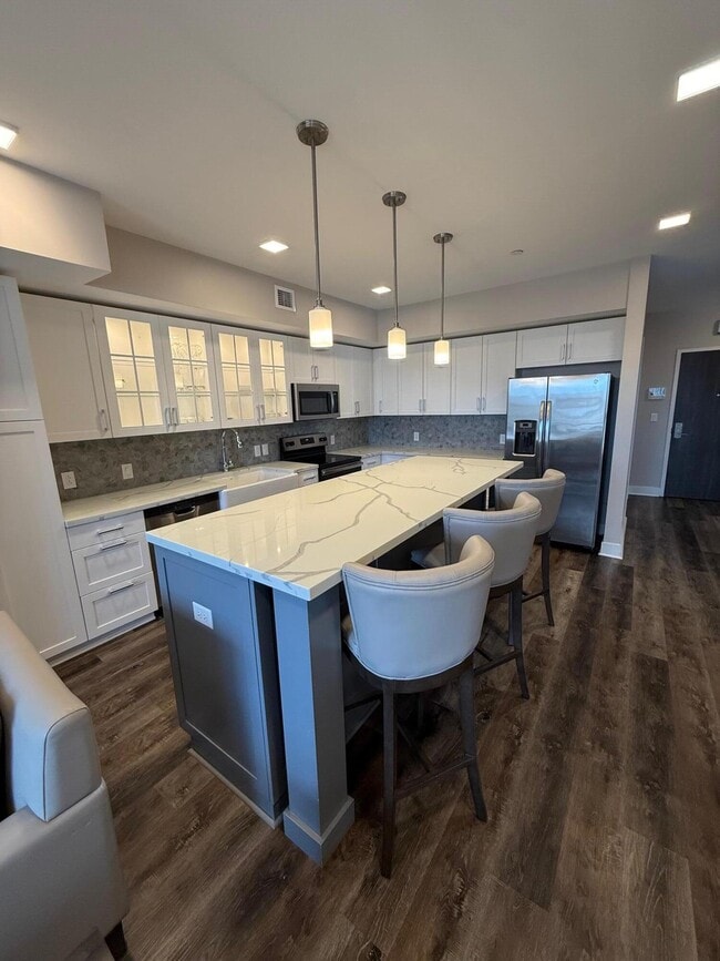 Building Photo - 480 N Main St