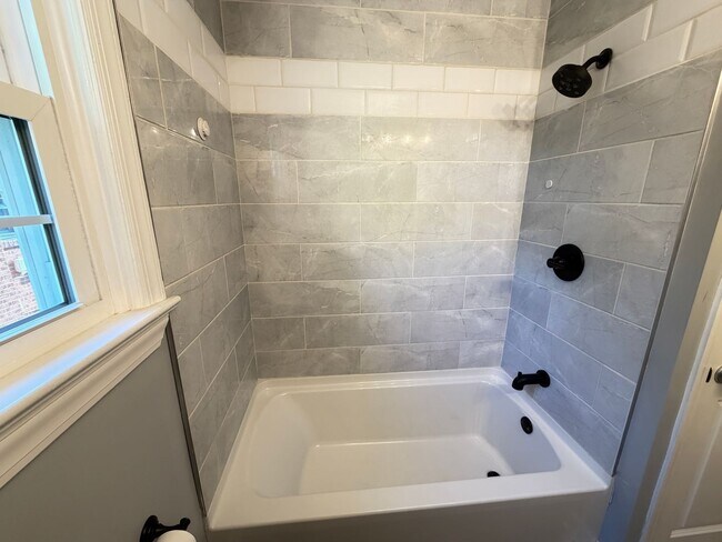 Building Photo - The 3 Bedroom In St. Matthews You've Been Looking For!