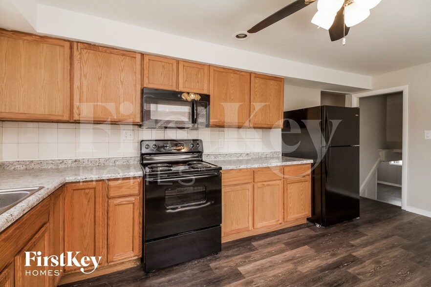 Building Photo - 14621 Dorchester Ave