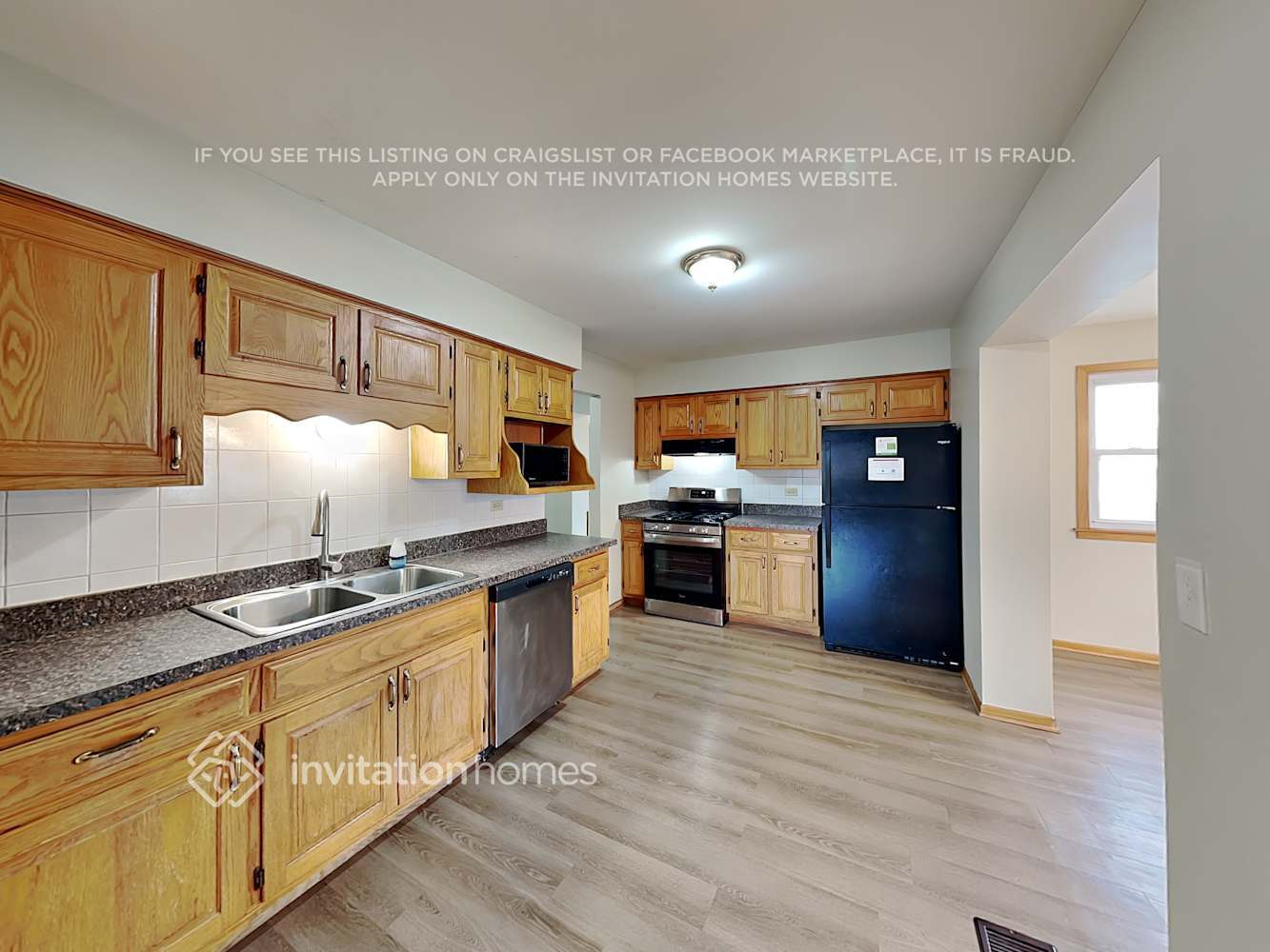 Building Photo - 8741 Sproat Ave