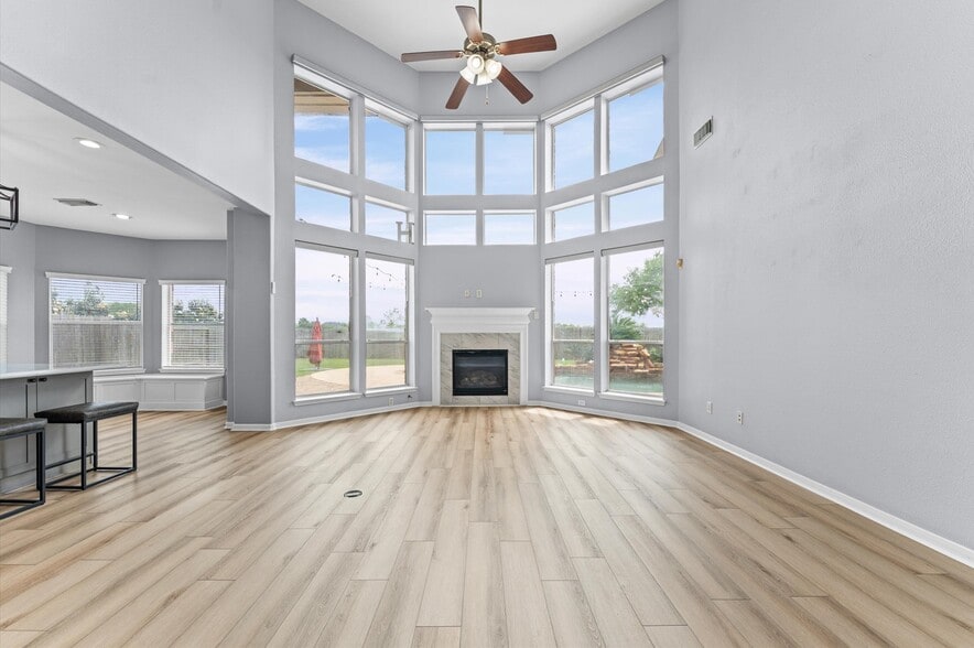 Building Photo - 13402 Great Creek Dr