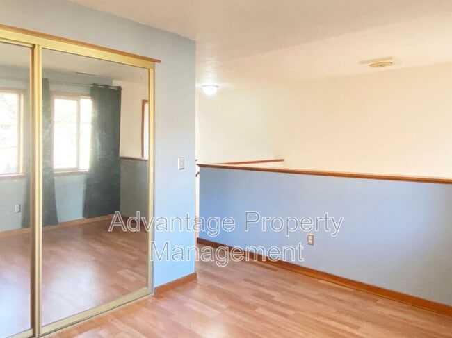 Building Photo - 149 NE Powderhorn Dr