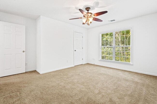 Building Photo - 3062 Eastbrook Terrace