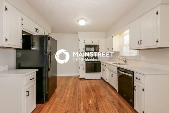 Building Photo - 3 Bedroom Pet-Friendly Home in Pleasant Valley, MO with Main Street Renewal