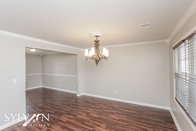 Building Photo - Everything you have been dreaming of is he...
