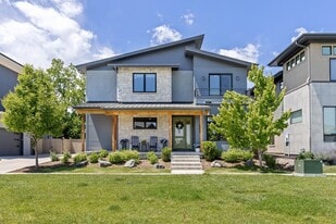 Building Photo - 3681 Paonia St