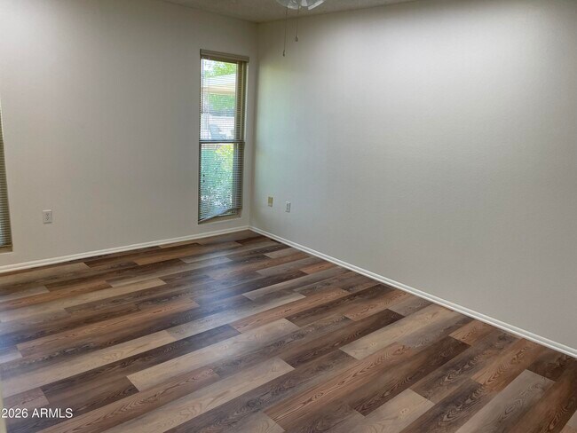 Building Photo - 9504 W Hidden Valley Cir