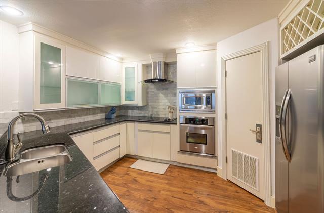 Building Photo - 3845 Convent St