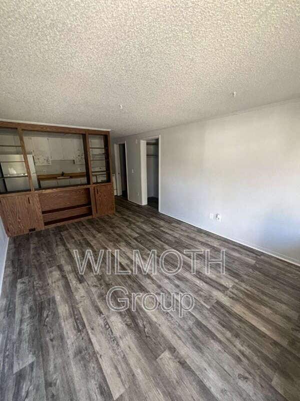 Building Photo - 2000 Indianapolis Rd