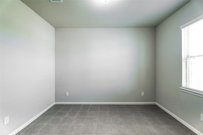 Building Photo - 8414 Quiet Bay Dr