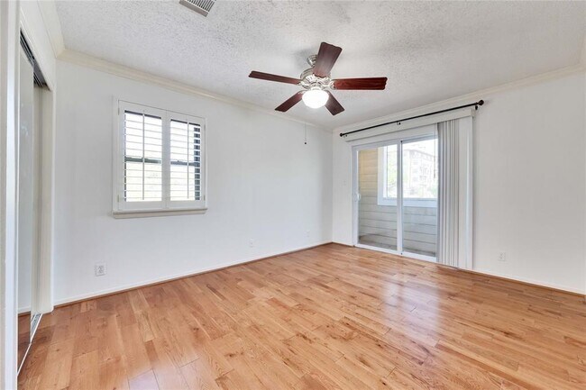 Building Photo - 2510 San Gabriel St