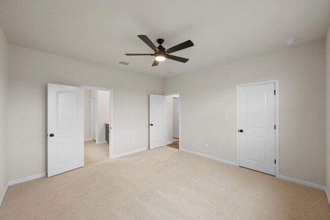 Building Photo - 254 Crater Lk Dr