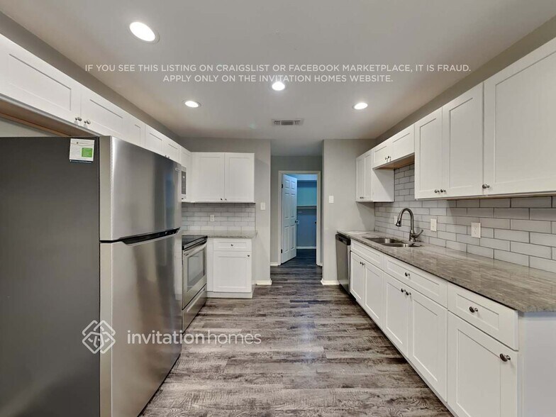 Building Photo - 1200 Cardinal Oaks Dr