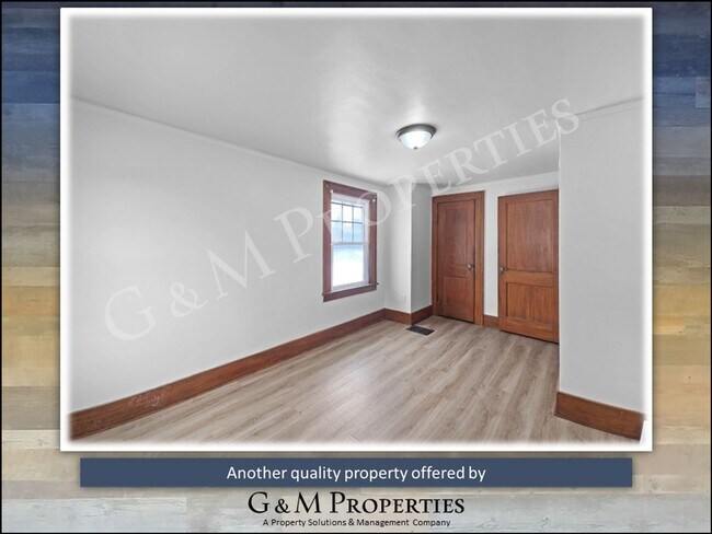 Building Photo - 1564 Mt Hope Ave